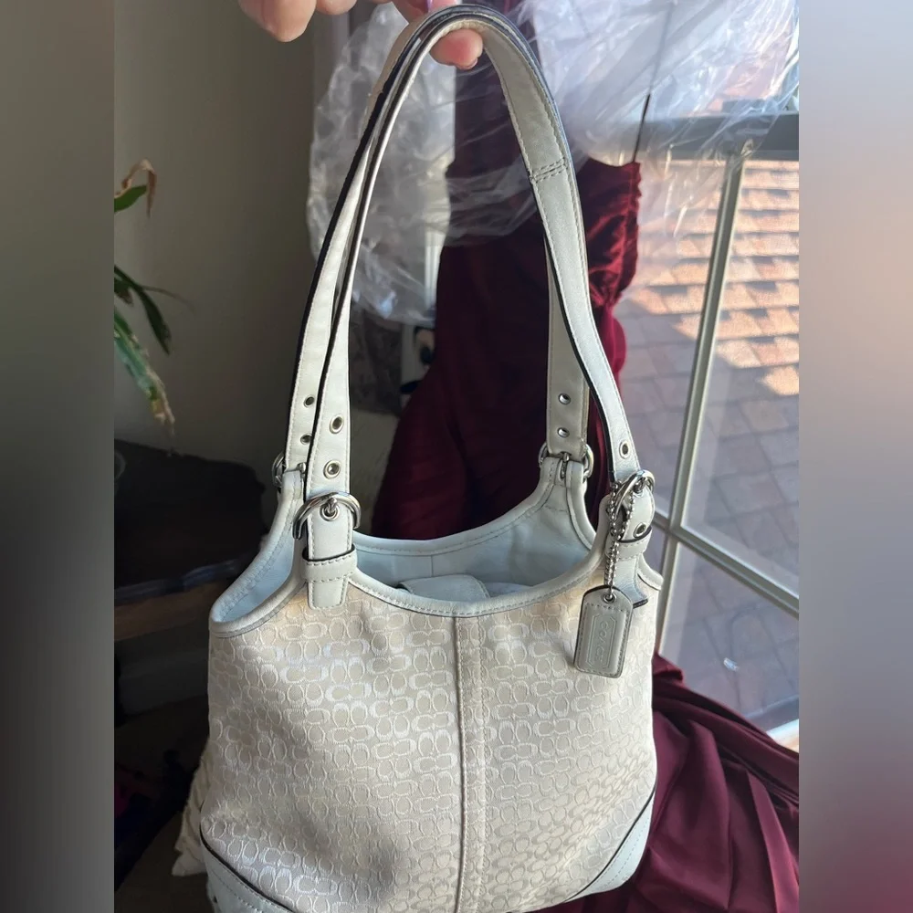 Coach Vintage Soho Sm Signature Logo &
Leather. - Picture 2 of 16